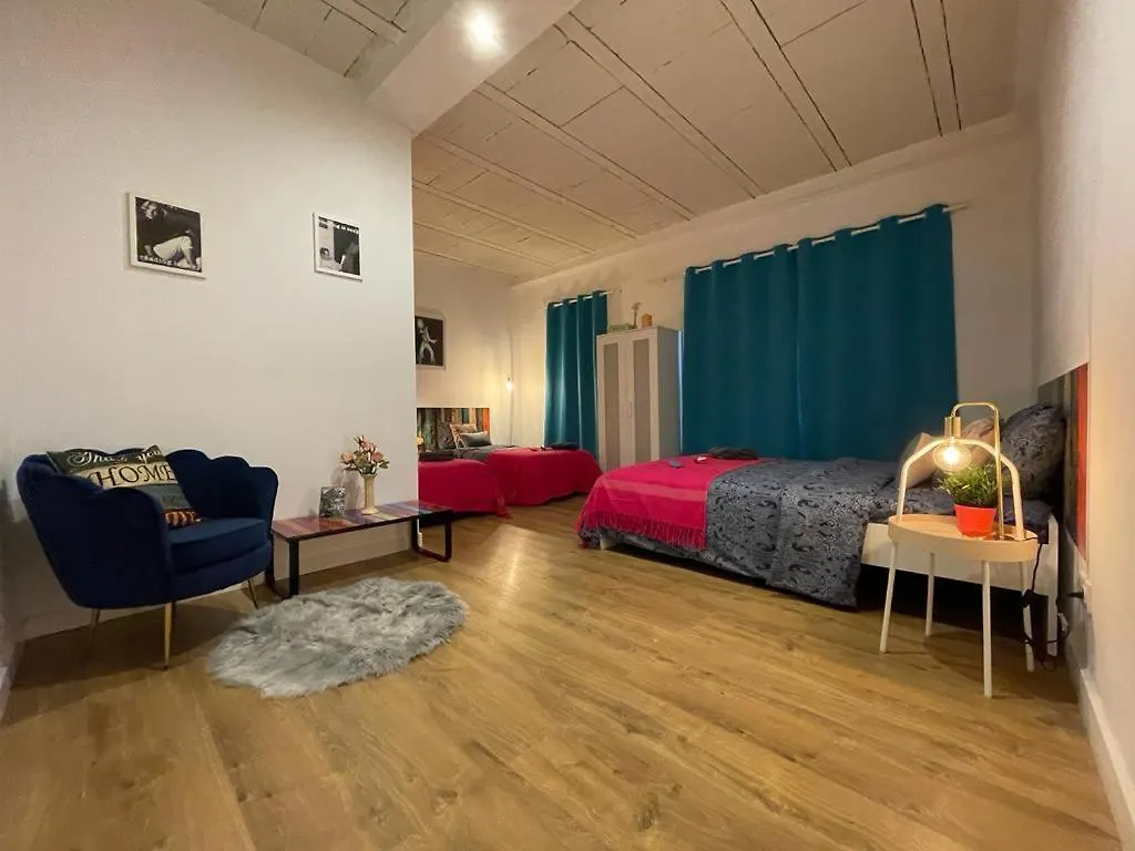 Hostel Rooms In Gothic Spain