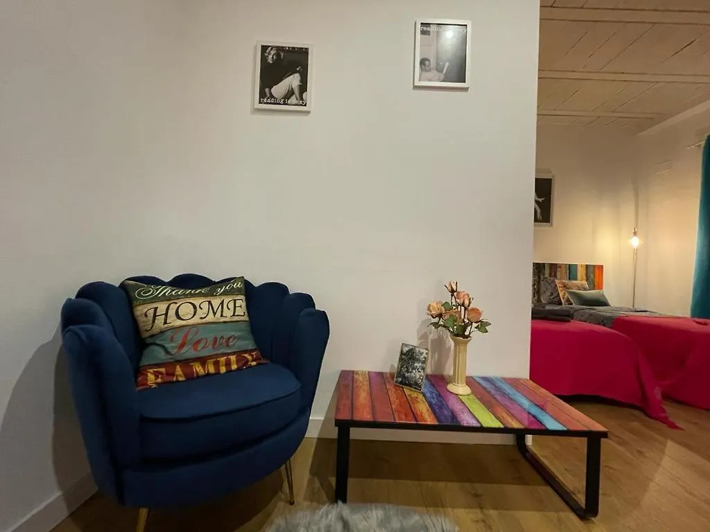 Hostel Rooms In Gothic