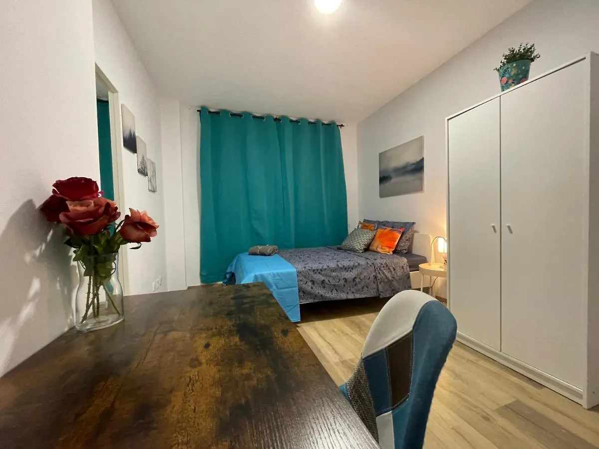 Hostel Rooms In Gothic
