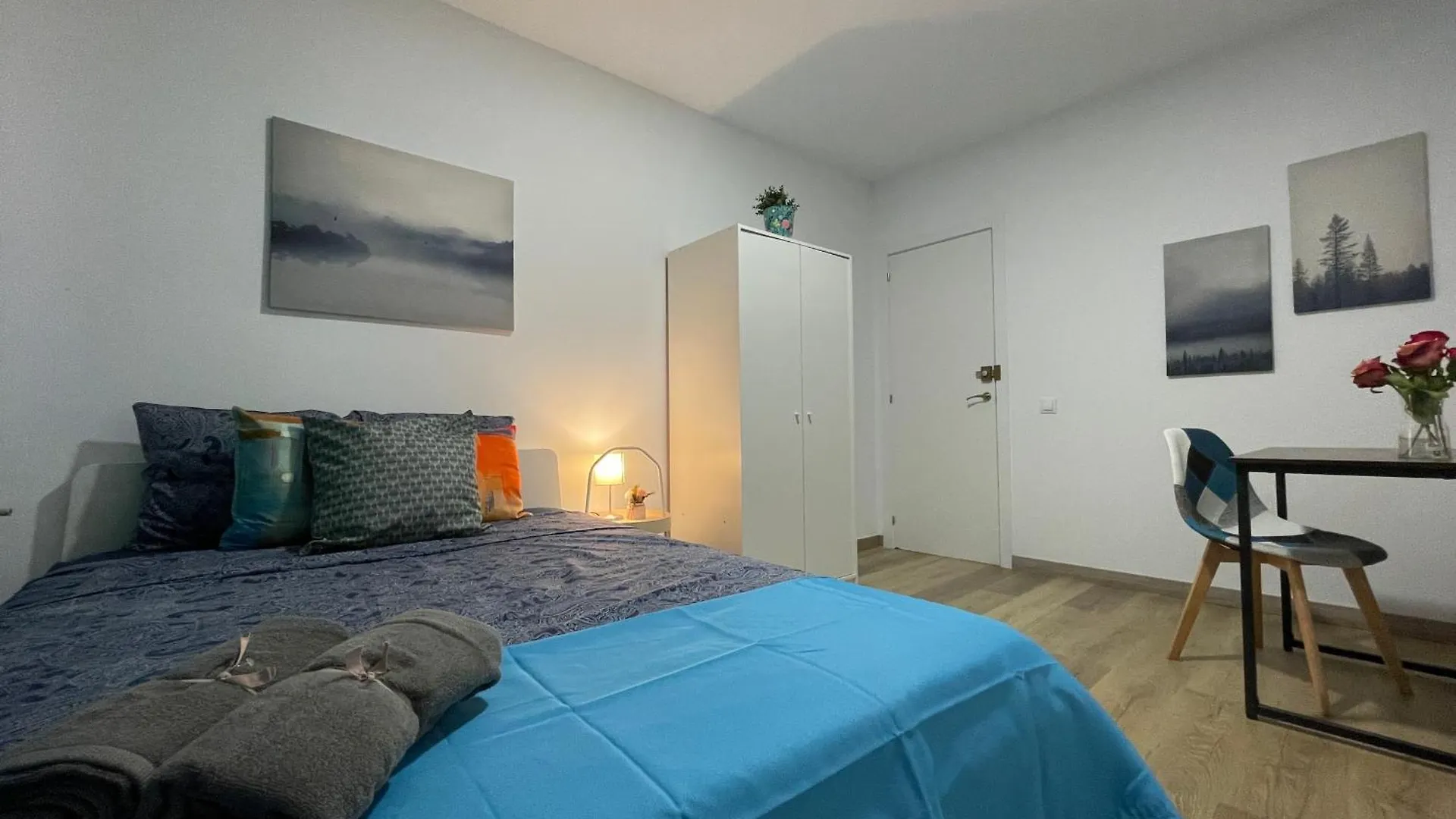 Rooms In Gothic Hostel